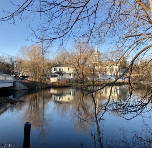 27 Center St, Clinton, NJ, 08809-1340 | Card Image