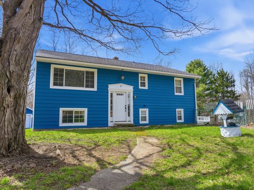 32 Gentes Road, Essex Junction, VT, 05452 | Card Image