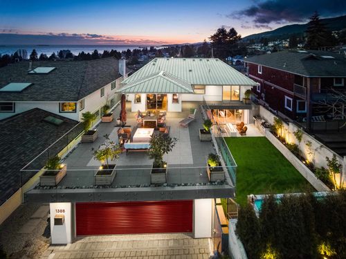 {{alt}} | Card Image