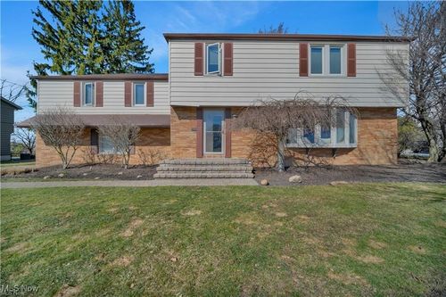 24885 Penshurst Dr, Beachwood, OH, 44122-1314 | Card Image