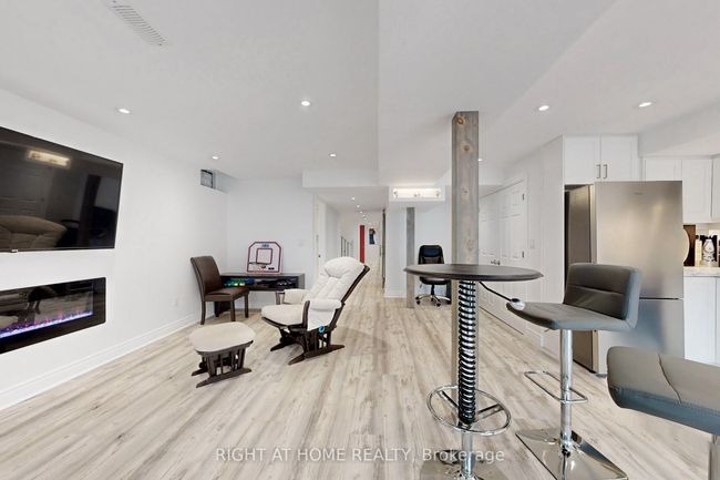 9 John Smith St, House attached with 5 bedrooms, 5 bathrooms and 3 parking in Holland Landing ON | Image 18