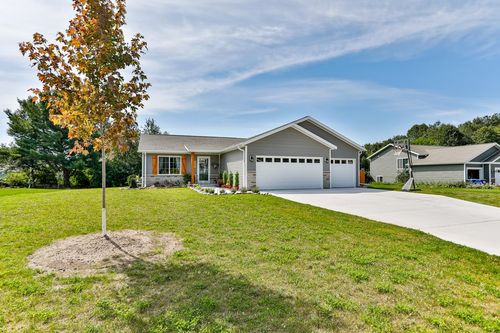 816 Stone Ridge Dr, MOSINEE, WI, 54455-8280 | Card Image