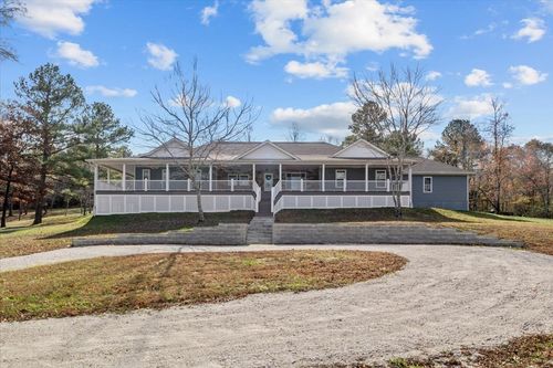 1697 Curtis Chapel Rd, Mc Ewen, TN, 37101-5464 | Card Image