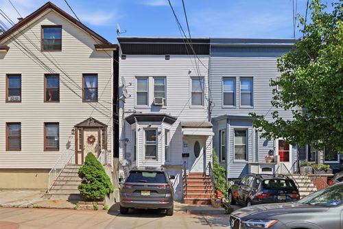 1212 Central Ave, Union City, NJ, 07087-6907 | Card Image