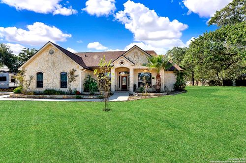 383 Rosewood Dr, La Vernia, TX, 78121-4766 | Card Image