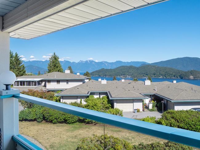 5 - 554 Eaglecrest Drive, Condo with 2 bedrooms, 2 bathrooms and 1 parking in Gibsons BC | Image 1