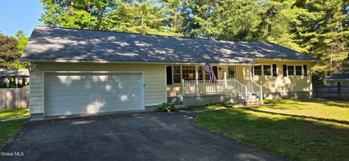 3 Peck Ln, Clifton Park, NY, 12065-1813 | Card Image