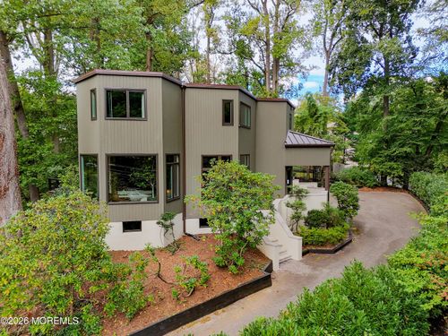2 Fox Hunt Rd, Holmdel, NJ, 07733-1815 | Card Image