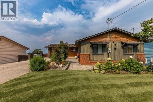 760 Arbutus St, Kamloops, BC, V2C5W5 | Card Image