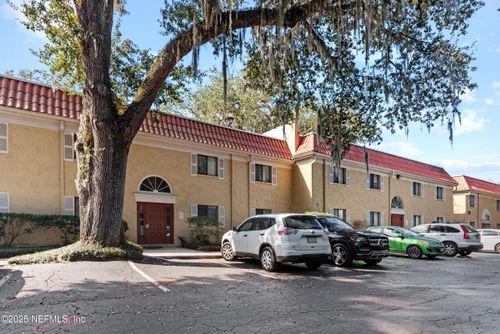44-5811 Atlantic Blvd, JACKSONVILLE, FL, 32207-2214 | Card Image