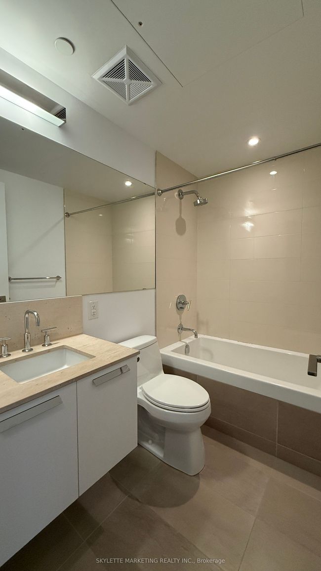 612 - 50 Charles St E, Condo with 2 bedrooms, 1 bathrooms and null parking in Toronto ON | Image 25