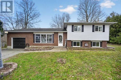 5 Meikle Dr, Maitland, ON, K0E1P0 | Card Image