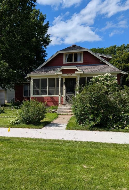 405 8th St E, Northfield, MN, 55057-2528 | Card Image