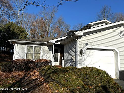 768 Garnet Ln, East Stroudsburg, PA, 18301-8496 | Card Image