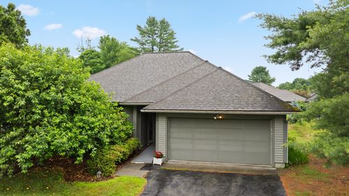 17 Larkspur Ln, White River Junction, VT, 05001-9492 | Card Image