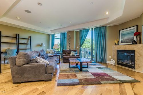 207-2211 E Camelback Rd, Phoenix, AZ, 85016-9033 | Card Image