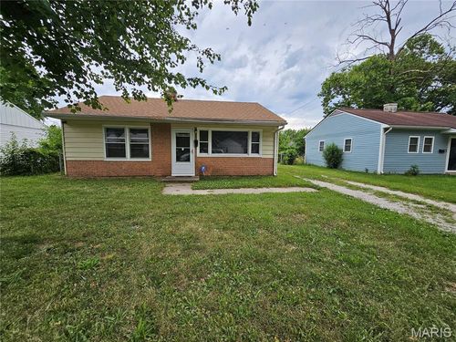 12 Agnes Dr, East Saint Louis, IL, 62206-2714 | Card Image