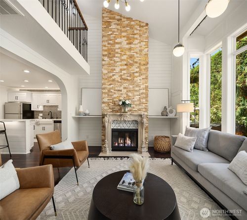 apt-4-1400 Bellevue Way Se, Bellevue, WA, 98004-7148 | Card Image