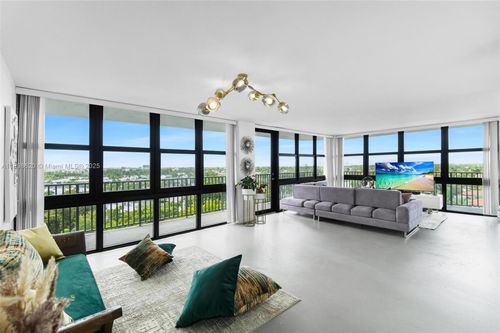 apt-809-1000 Parkview Dr, Hallandale Beach, FL, 33009-2987 | Card Image