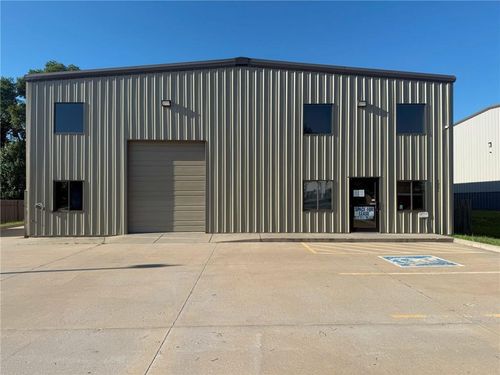 1221 E 25 Street, Lawrence, KS, 66046 | Card Image