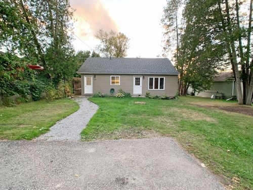 20 Joan St, Sutton West, ON, L0E1R0 | Card Image