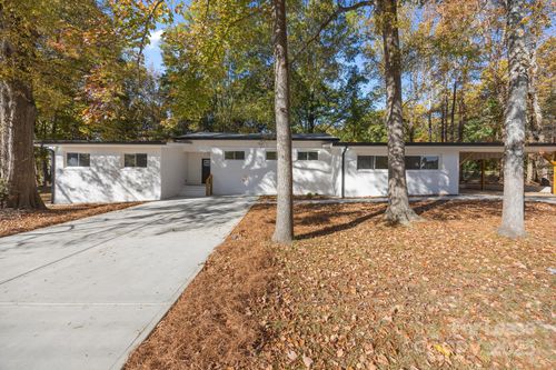 8625 Cedarbrook Dr, Charlotte, NC, 28215-4518 | Card Image