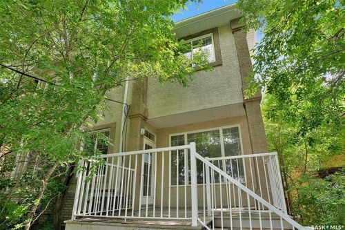 3876 Robinson Street, Regina, SK, S4S3C6 | Card Image