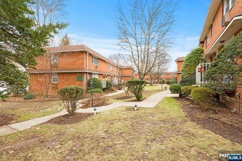 39 Harrison, Montclair, NJ, 07042 | Card Image