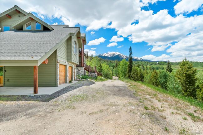 Driveway and carport | Image 11