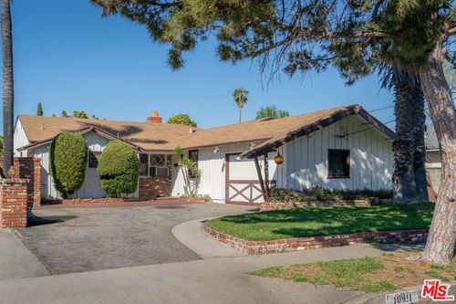 10911 Lemay St, North Hollywood, CA, 91606-2026 | Card Image