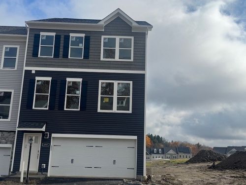 699 Olivia St, Pittsburgh, PA, 15205-9508 | Card Image