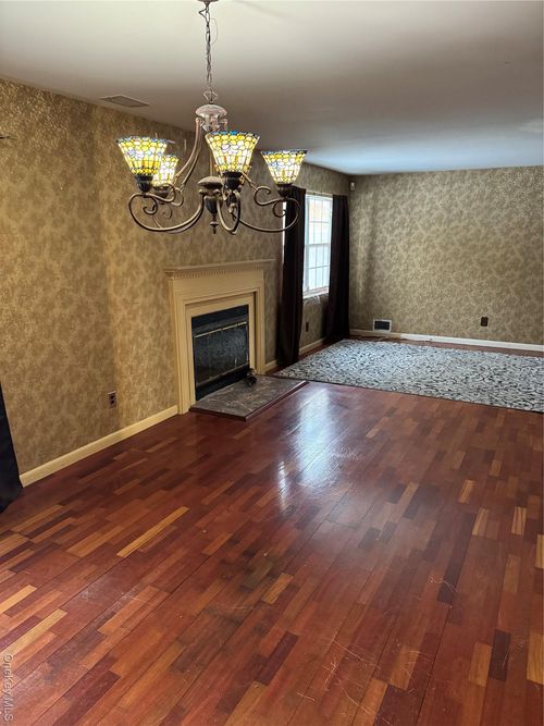 511 Race Pl, Oakdale, NY, 11769-1722 | Card Image