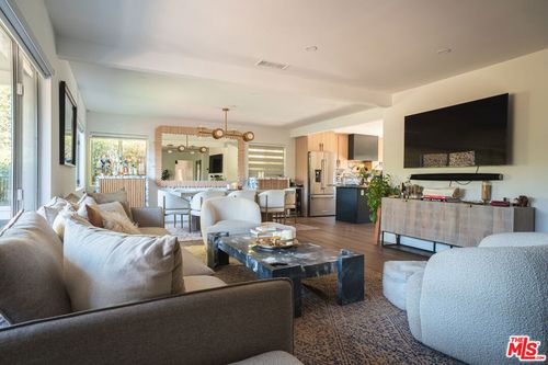 12956 Walsh Ave, Los Angeles, CA, 90066-6504 | Card Image