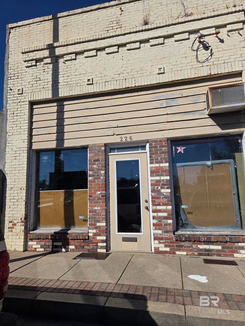 226 W Commerce St, Greenville, AL, 36037-2228 | Card Image