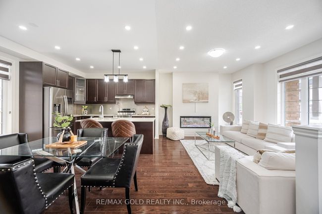 50 Block Rd, House attached with 4 bedrooms, 3 bathrooms and 1 parking in Brampton ON | Image 6