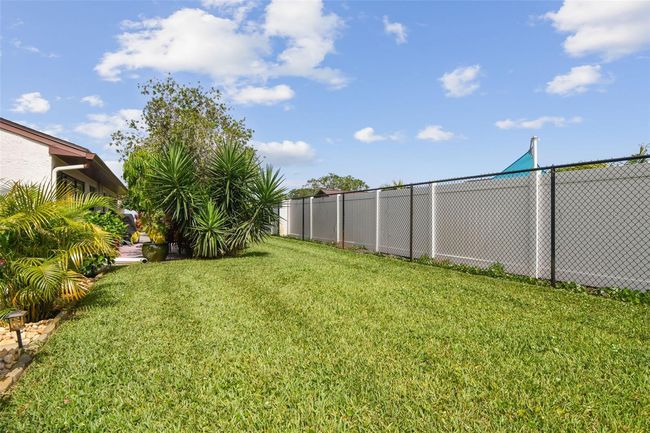 7923 Radcliffe Cir, House other with 2 bedrooms, 2 bathrooms and null parking in PORT RICHEY FL | Image 54