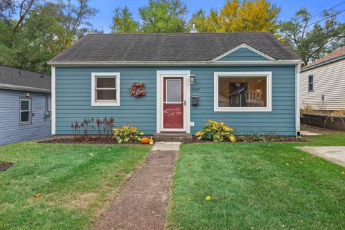1937 Northwestern Ave, Madison, WI, 53704-4019 | Card Image