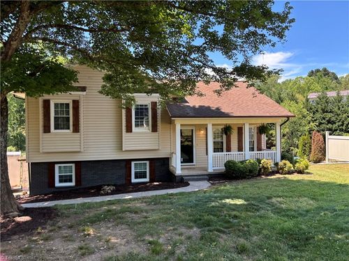 236 Mille Run St, North Wilkesboro, NC, 28659-9292 | Card Image