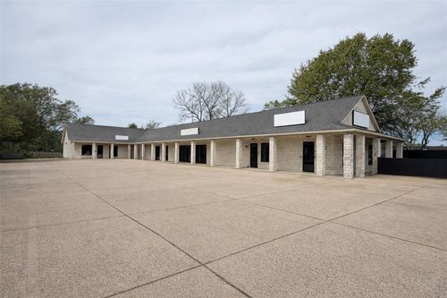 e-2100 Sam Houston Avenue, Huntsville, TX, 77340 | Card Image
