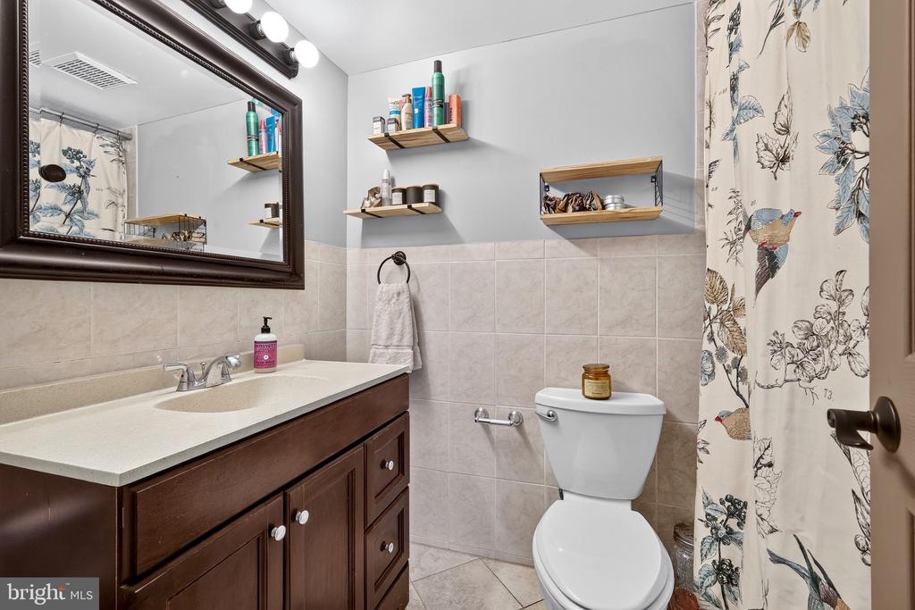 Residential Lease in FALLS CHURCH 3