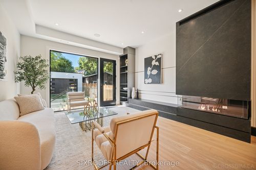 44a Alcina Ave, Toronto, ON, M6G2E8 | Card Image