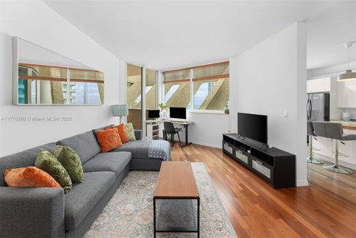 apt-907-300 S Pointe Dr, Miami Beach, FL, 33139-7353 | Card Image
