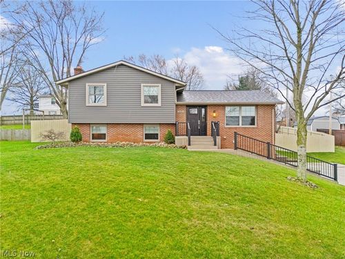 2120 Edmar St, Louisville, OH, 44641-2712 | Card Image