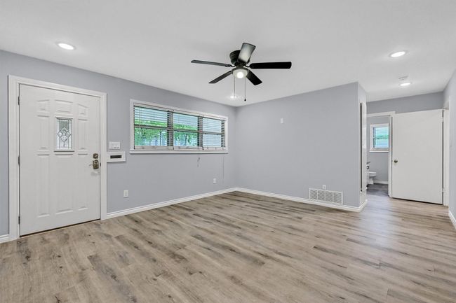 110 W Moore St, House other with 2 bedrooms, 2 bathrooms and null parking in Sherman TX | Image 8