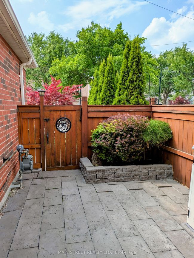 42 Bellchase Trail, House attached with 4 bedrooms, 4 bathrooms and 3 parking in Brampton ON | Image 36