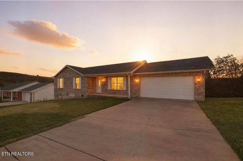 259 Altina Cir, New Tazewell, TN, 37825-4760 | Card Image