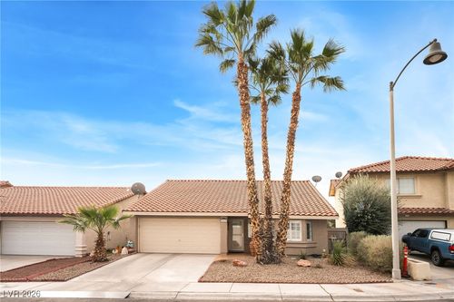 8665 Catalonia Dr, Las Vegas, NV, 89117-2266 | Card Image