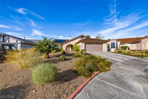926 Anchor Dr, Henderson, NV, 89015-5619 | Card Image