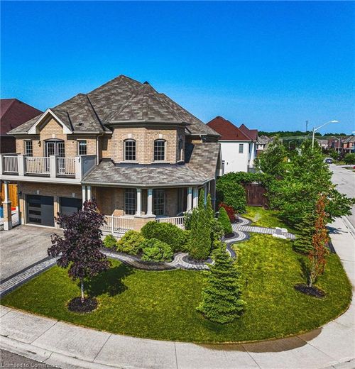 8788 Dogwood Cres, Niagara Falls, ON, L2H0L1 | Card Image