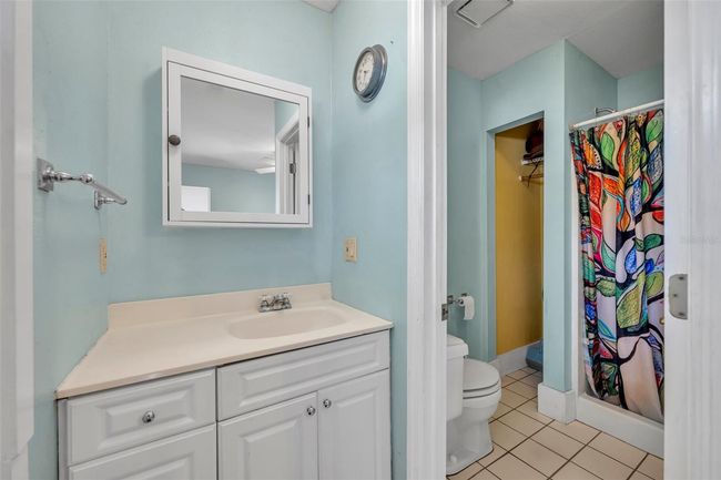 Apartment bath | Image 24